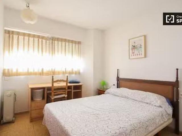 Acogedor Se alquila habitación en Trinitat, Valencia