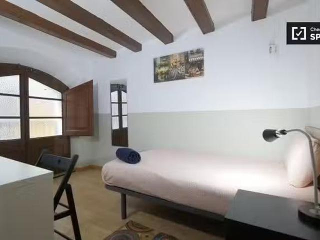Único Se alquila habitación individual, apartamento de 4 dormi.