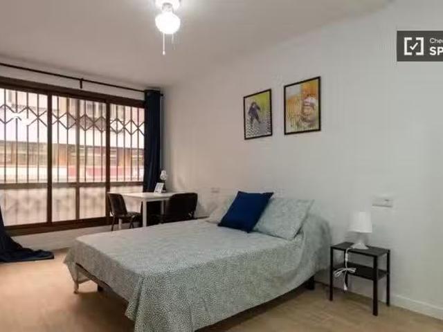Nuevo ¡Se alquilan habitaciones en un apartamento de 5 habitac.