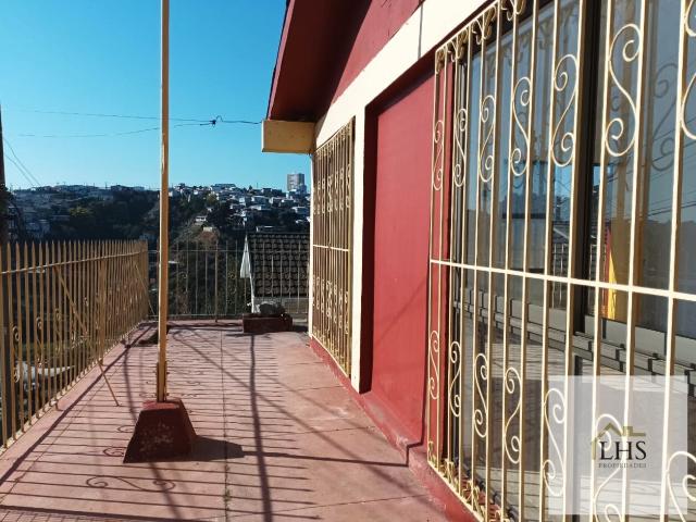 Acogedora Casa 3D/1B con Patio y Bosca en Cerro Delicias, Valparaíso