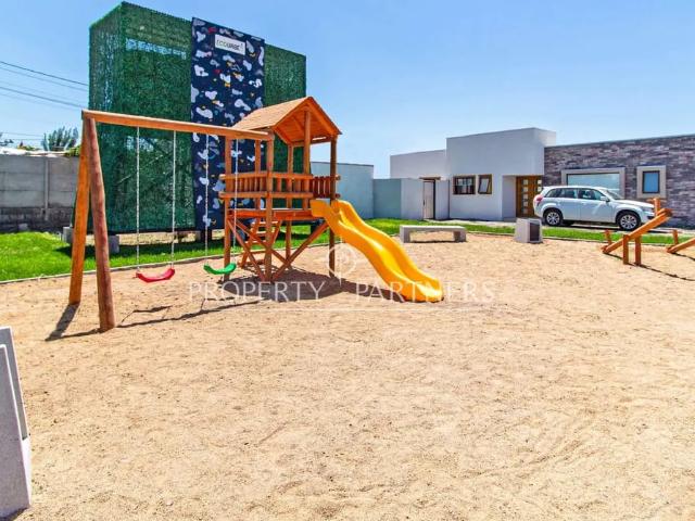 Acogedora Casa De Un Piso En El Monte Con Gran Con.