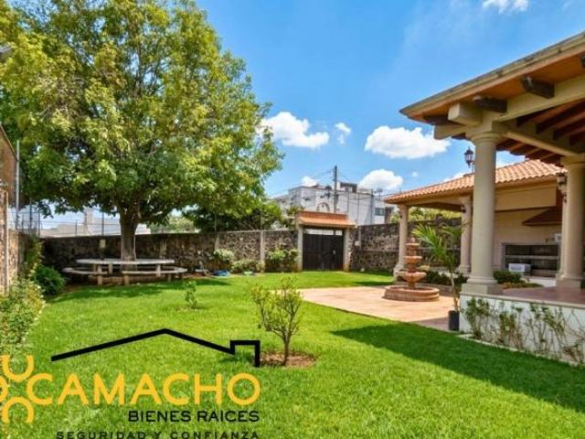 ACOGEDORA CASA DE CAMPO CON EXPECTACULAR VISTA PANORAMICA EN VENTA, EN JARDINES DE TLAYACAPAN OLC 44