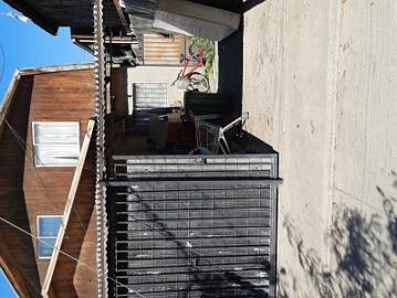 Acogedora casa de dos pisos en pje. Manuel Pacheco