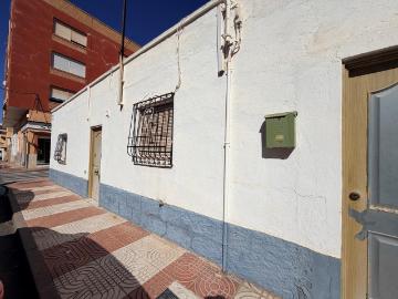 Acogedora Casa de Planta Baja en El Parador Oportunidad Única por €138,000