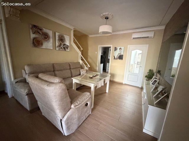 Acogedora Casa en Avenida de Pruna con Espacios Amplios y Confortables!
