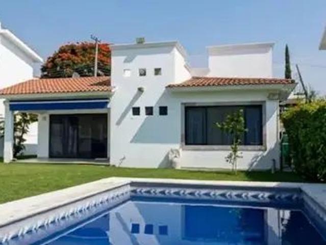 Acogedora Casa En Renta Con Amplio Jardín Y Alberca En Lomas