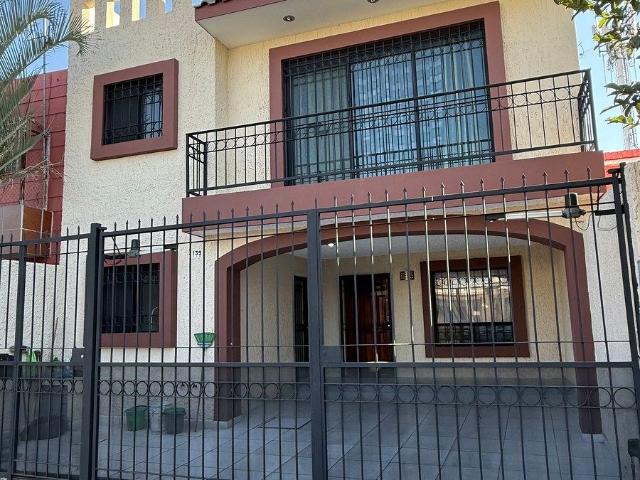 acogedora casa muy amplia 5 habitaciones en col arboledas