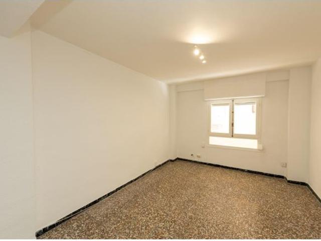 Acogedora entreplanta con patio privado junto a la Estación Central de Alicante