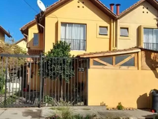Acogedora en casa en brisas del maipo | 3 dormitorios por 155000. 00 en Puente Alto