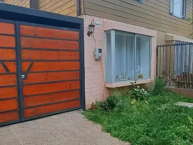 Acogedora, Eventual Tercer Dormitorio, Estacionamientos