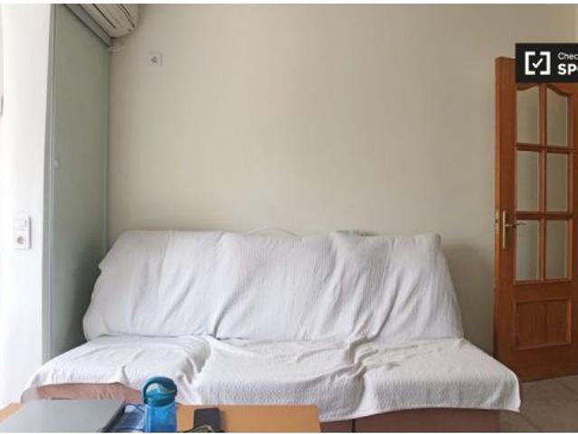 Acogedora habitación con cama individual en alquiler en San Blas