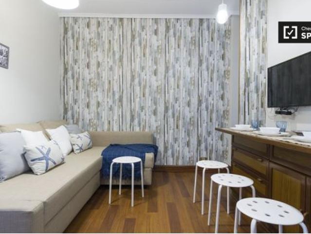 Acogedora habitación en un apartamento de 4 dormitorios en Ibaiondo