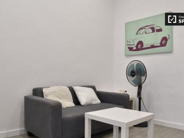 Acogedora habitación en un apartamento de 4 dormitorios en L' Eixample