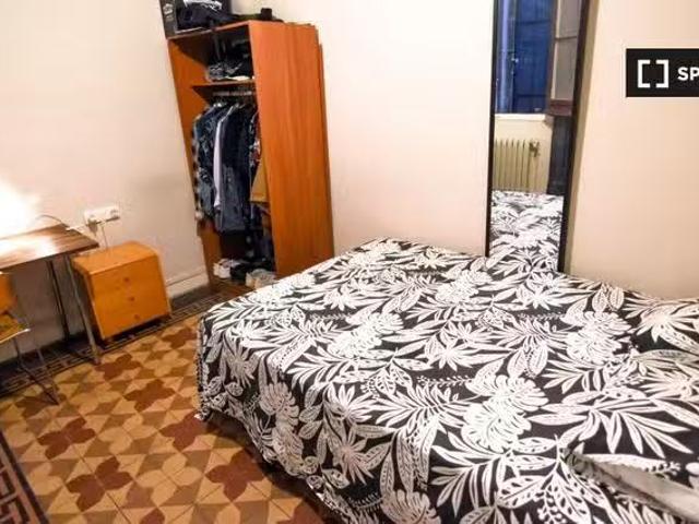 Acogedora habitación en alquiler, apartamento de 5 dormitorios.