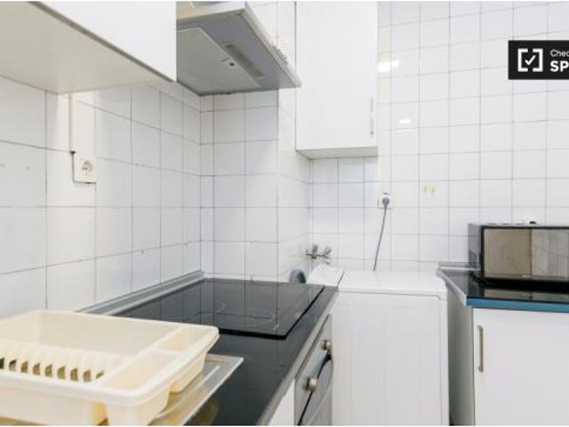 Acogedora habitación en alquiler en un apartamento de 5 dormitorios en Ronda