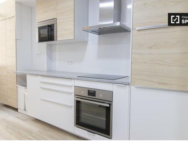Acogedora habitación en alquiler en un apartamento de 7 dormitorios en Prosperidad
