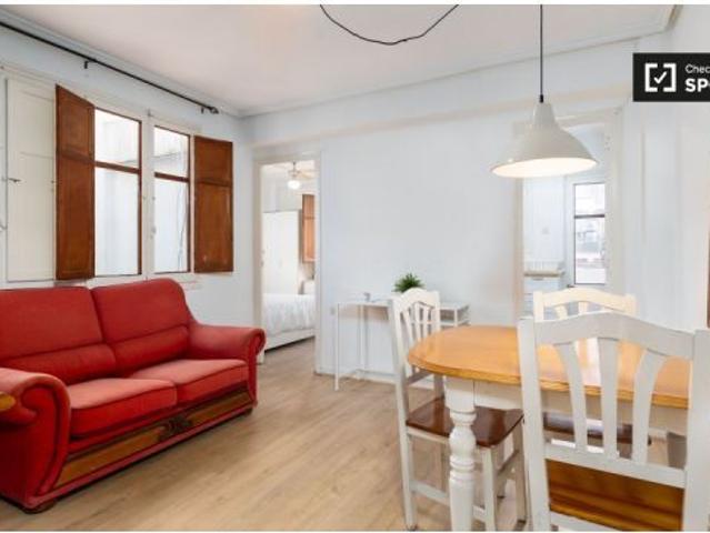 Acogedora habitación en alquiler en un apartamento de 3 dormitorios en Jesús