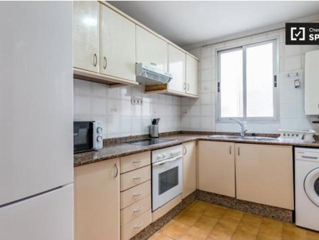Acogedora habitación en alquiler en apartamento de 5 dormitorios, Rascanya