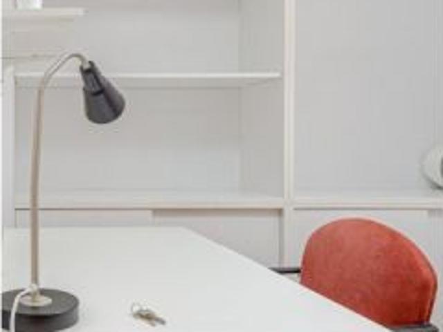 Acogedora habitación en alquiler en apartamento de 6 dormitorios en Burjassot