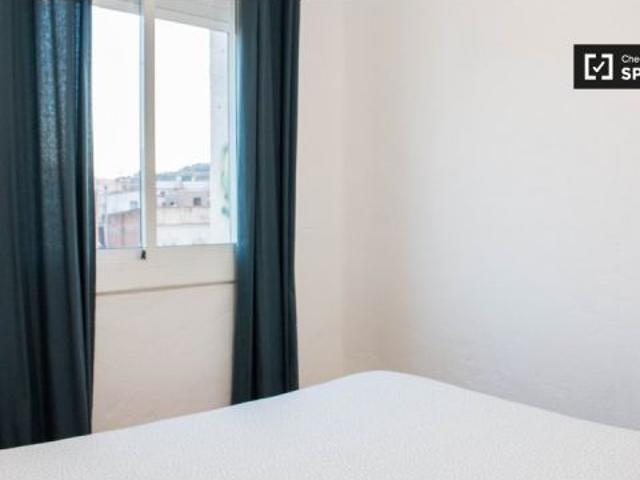 Acogedora habitación en alquiler en apartamento de 3 dormitorios en El Raval