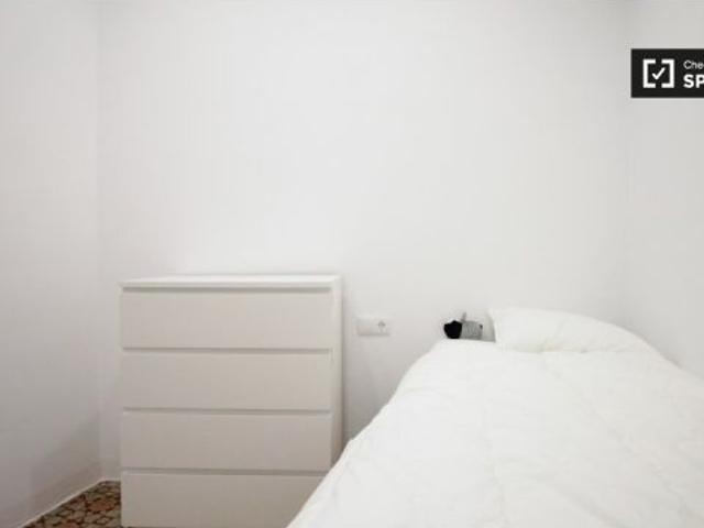 Acogedora habitación en alquiler en el apartamento de 9 habitaciones, Prat de LLobregat