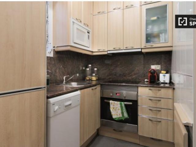 Acogedora habitación en alquiler en el apartamento de 3 dormitorios en La Dreta de l' Eixamp
