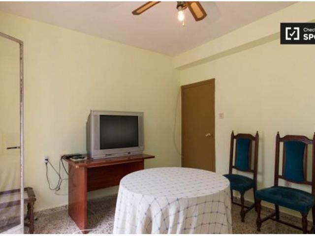 Acogedora habitación en apartamento de 3 dormitorios en San Francisco Javier