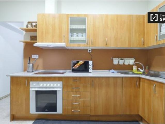 Acogedora habitación en piso de 4 dormitorios en Sant Martí, Barcelona