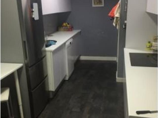 Acogedora habitación para alquilar en apartamento de 4 dormitorios en exclusiva Guindalera