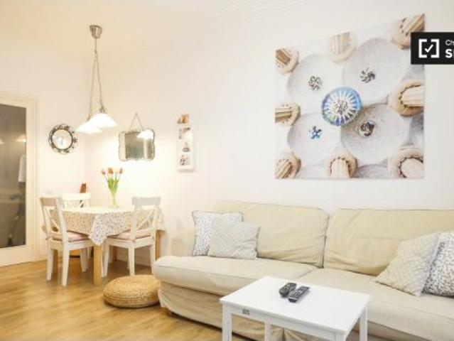 Acogedora habitación para alumnas en apartamento de 3 dormitorios, Gràcia