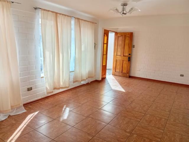 Acogedora y amplia en las lomas del milagro | 3 dormitorios por 5100.00 en La Serena