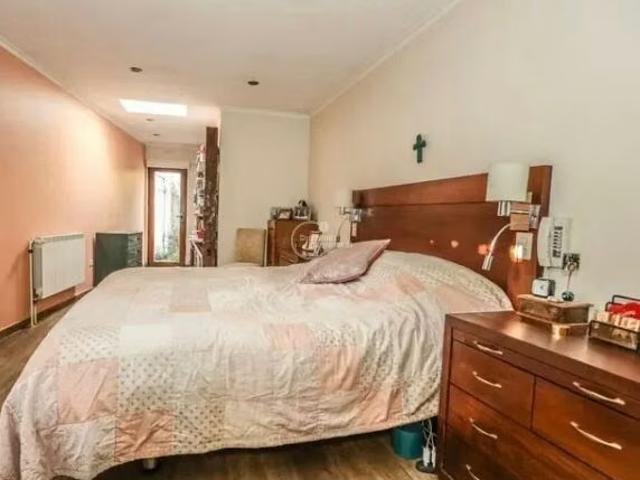 Acogedora y luminosa casa 4 dormitorios | 5 Dormitorios por 19000.00 en La Reina