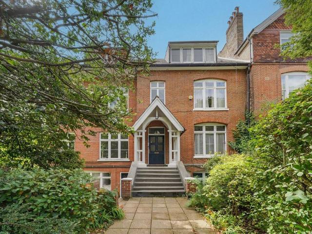 Acol Road, London, NW6 3 2 bed flat to rent £2,700 pcm £623 pw