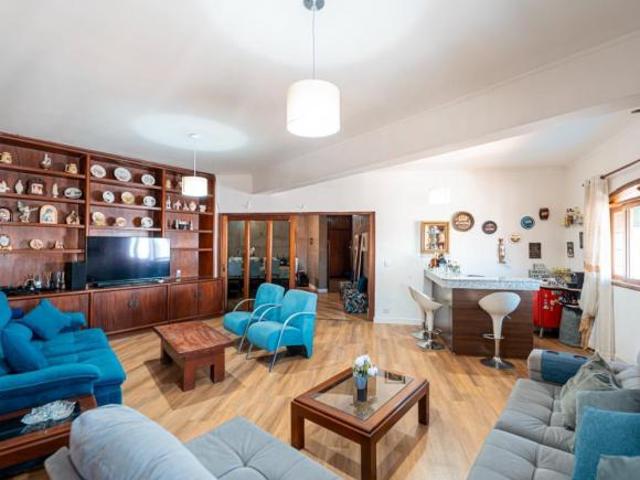 Casa para venda em Cidade Domitila com 3 quartos, sendo 1 suíte, 473m²