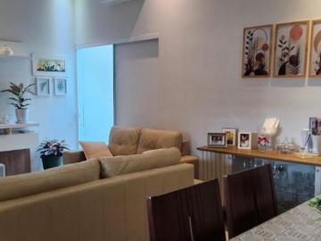 Atraente casa para venda em Vila Todos os Santos com 3 quartos, sendo 1 suíte, 130m²