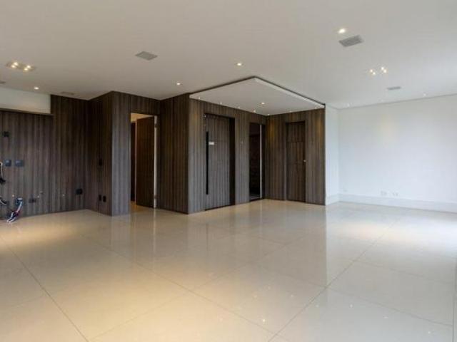Confortável apartamento para venda em Vila Madalena com 3 quartos, sendo 3 suítes, 145m²