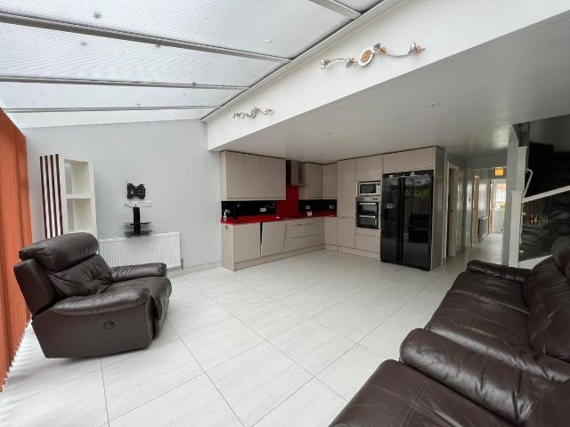 Acorn Close, London E4, 3 bed semi detached house to rent, £2,450 pcm | PrimeLocation