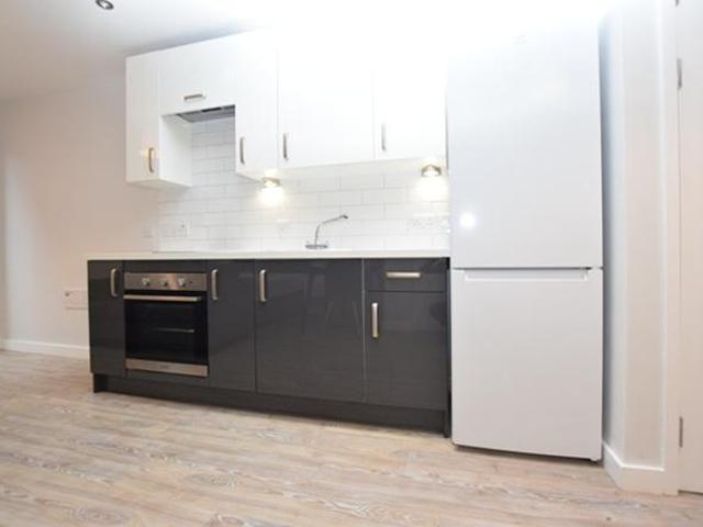 Acorn Street, Sheffield, S3 Studio to rent £700 pcm £162 pw