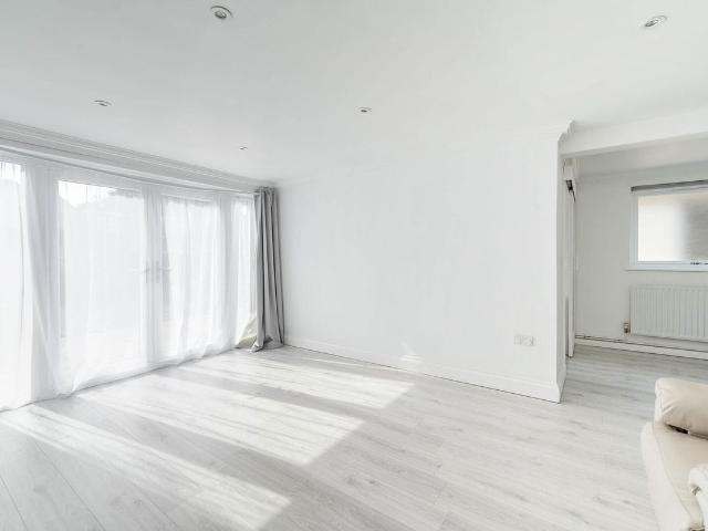 Acacia Avenue, Ruislip HA4, 3 bed property to rent, £2,400 pcm | PrimeLocation