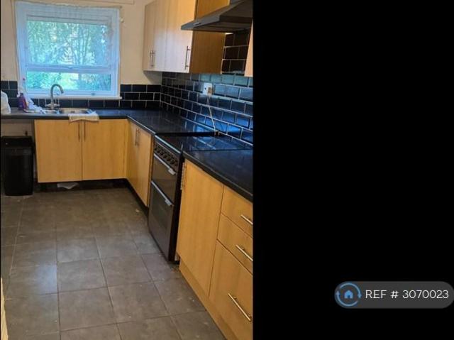 Acacia Drive, Telford, TF1 3 bed terraced house to rent £995 pcm £230 pw