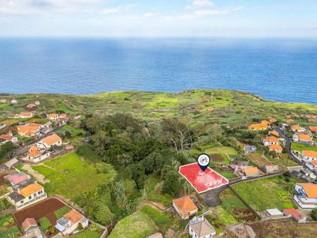 Acácia| Moradia Santa Porto Moniz para recuperar 73m² Porto Moniz