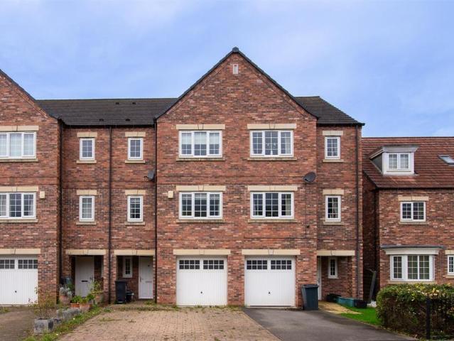 Academy Drive, Dringhouses, York. 4 bed terraced house to rent £1,850 pcm £427 pw