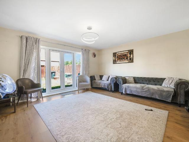 Academy Place, Isleworth TW7, 4 bed town house to rent, £2,800 pcm | PrimeLocation