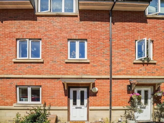 Academy Place, Isleworth TW7, 4 bed town house to rent, £2,800 pcm | PrimeLocation