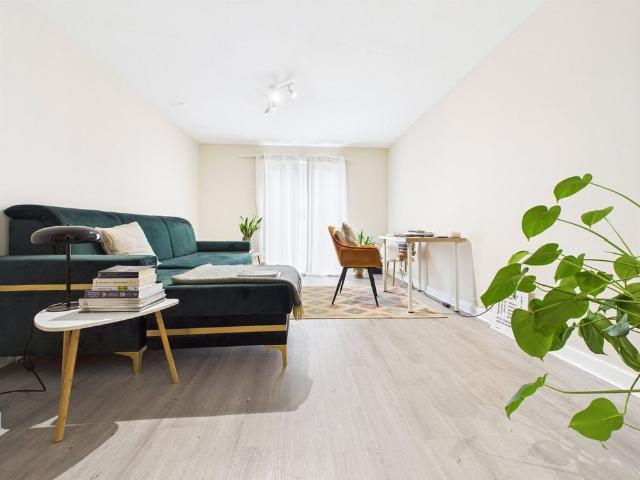 Academy Place, Isleworth, Middlesex, TW7
