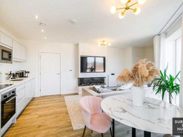 Academy Way, Loughton, IG10