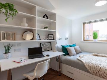 Academic House, London Has an Apartment