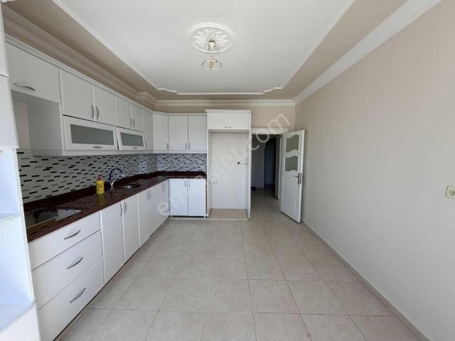 Acar Emlaktan Öğretmenler Sitesi Satılık 3+1 175 M2 Arakat Daire