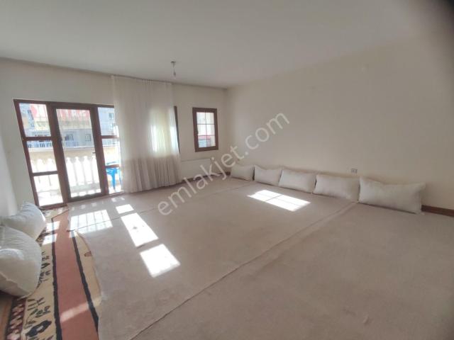 Acar Emlaktan Kanarya Blv Üzerinde 4+1 210 M2 Arakat Lüks Daire
