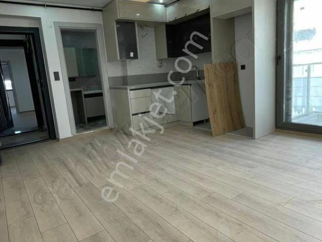 Acar Emlaktan Yeni Mah.cadde Üzerınde Satılık Ara Kat 1 + 1